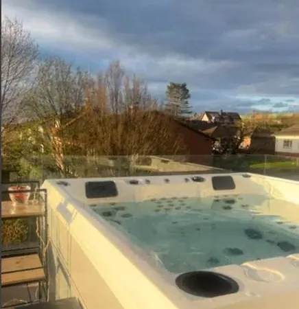 K&T Estate Resort & Spa - Flughafennahe Gaestesuite Hofheim am Taunus Esterno foto