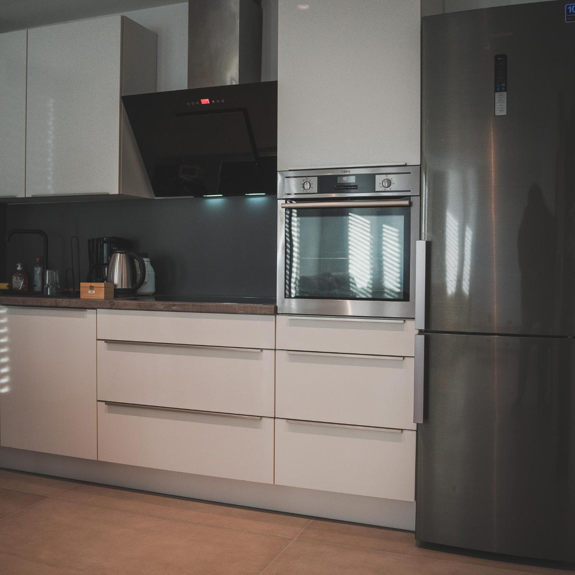 K&t Estate & - Flughafennahe Gaestesuite Apartment